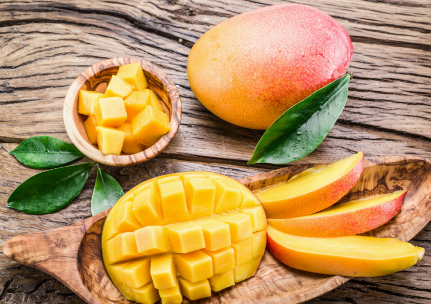 Сколько калорий в манго, содержание витаминов, БЖУ, полезные свойства экзотического фрукта для похудения - «Здоровье»