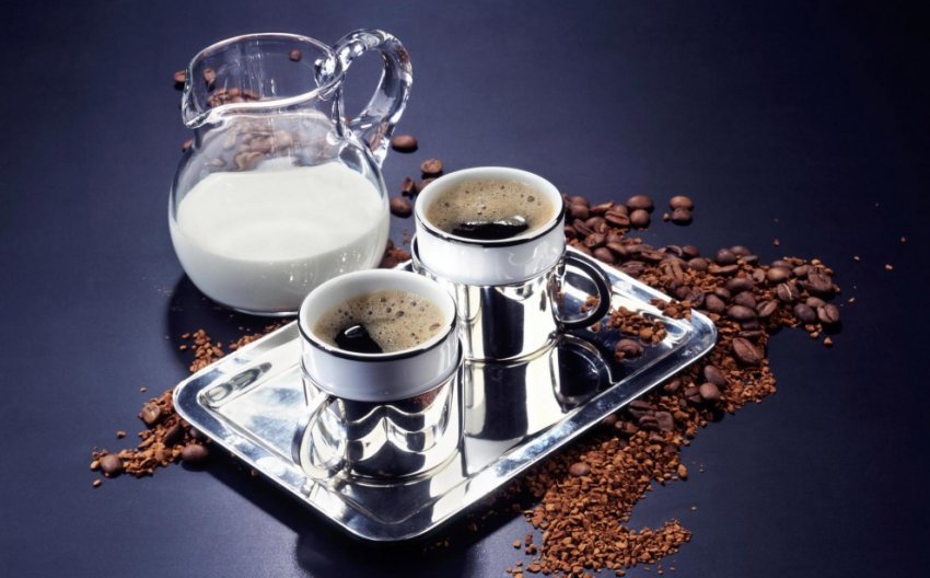 Сколько калорий в кофе ☕ с молоком, состав напитка, польза и вред для здоровья - «Здоровье»