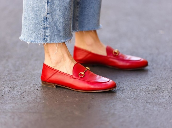 Безвкусно и нелепо: 7 моделей обуви, которые никогда нельзя надевать в офис (но вы это делаете) - «Мода»