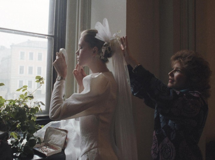 В каких платьях выходили замуж девушки в СССР — 15 фото из прошлого, которые вас растрогают - «Мода»