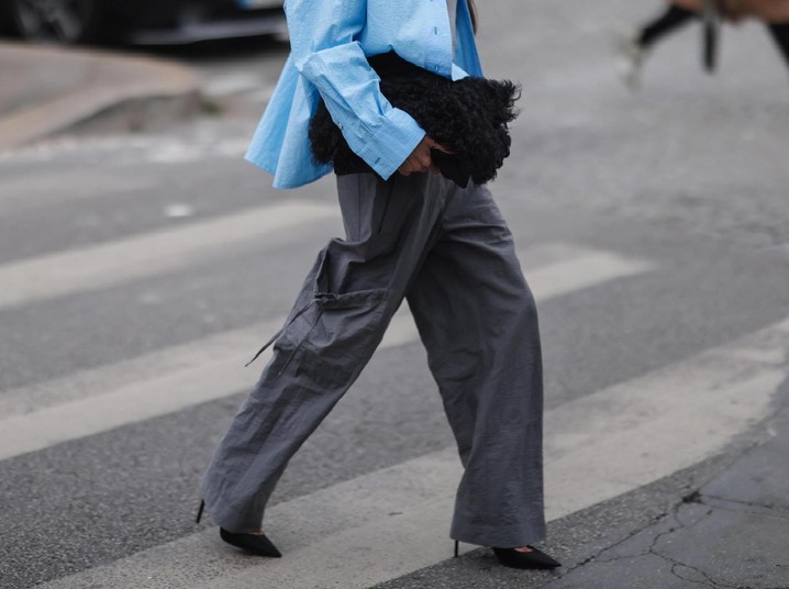 В тепле: самые модные брюки на зиму, в которых вы точно не замерзнете - «Мода»