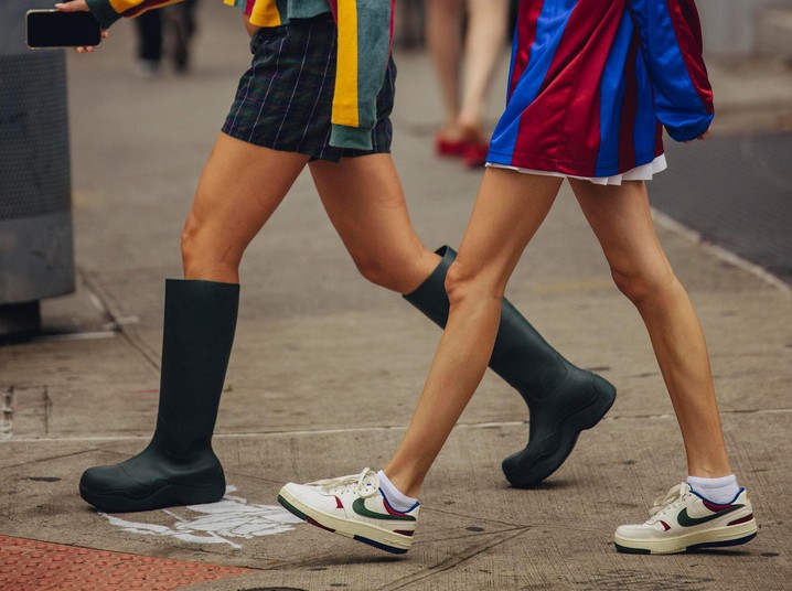 Как ухаживать за кроссовками: 7 советов, чтобы не было заломов, грязи и дыр - «Мода»