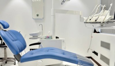Список стоматологий с полной информацией о каждой клинике.